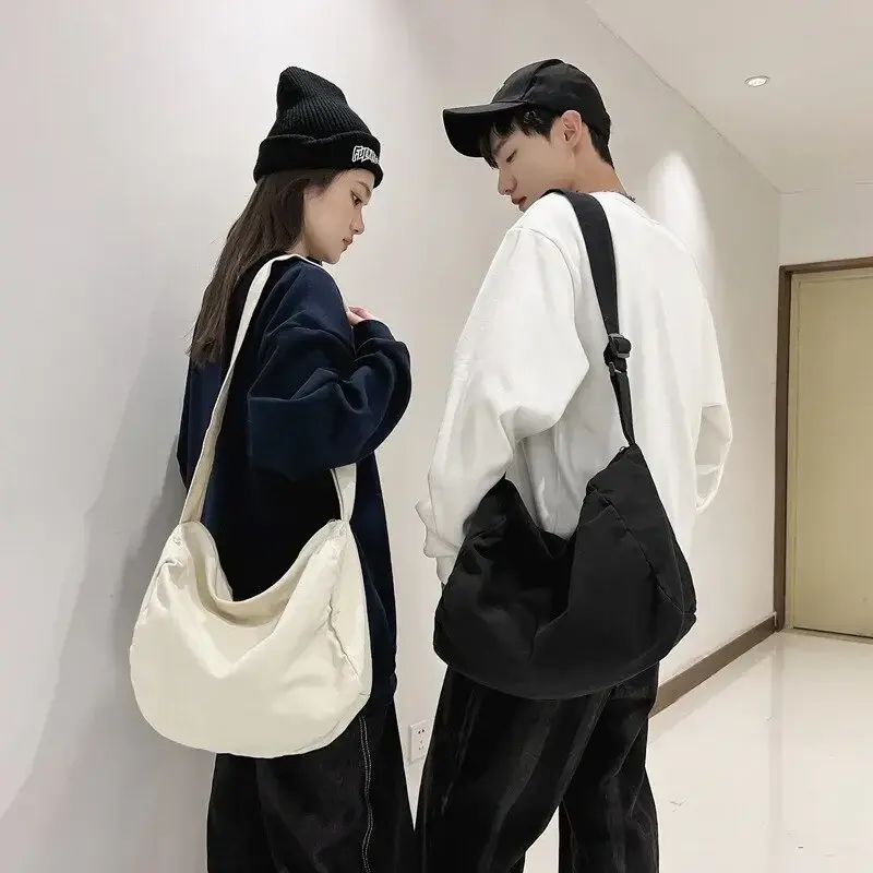 Tas bahu nilon wanita, tas selempang gaya Korea Hobo kasual kapasitas besar musim panas mode baru 2024