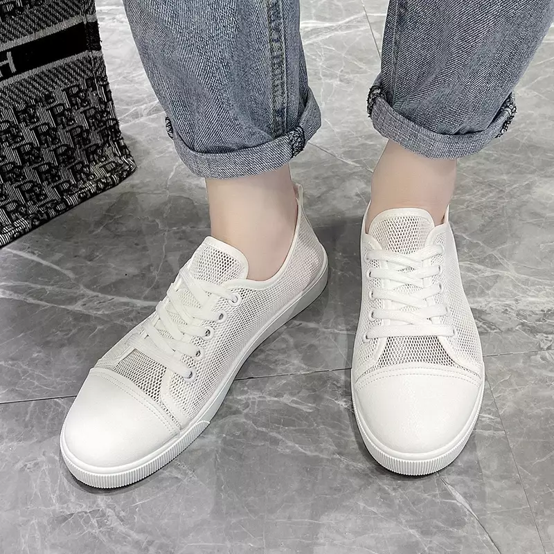 Letnie damskie oddychające siatkowe niskie trampki Nowe sznurowane płaskie buty codzienne dla kobiet na zewnątrz Damskie buty do chodzenia na platformie