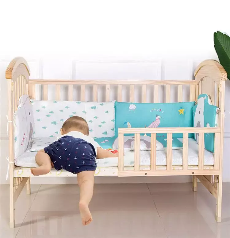 Solid wood crib Best selling solid pine wooden baby bed design/baby swing cot/baby crib attached adult bed