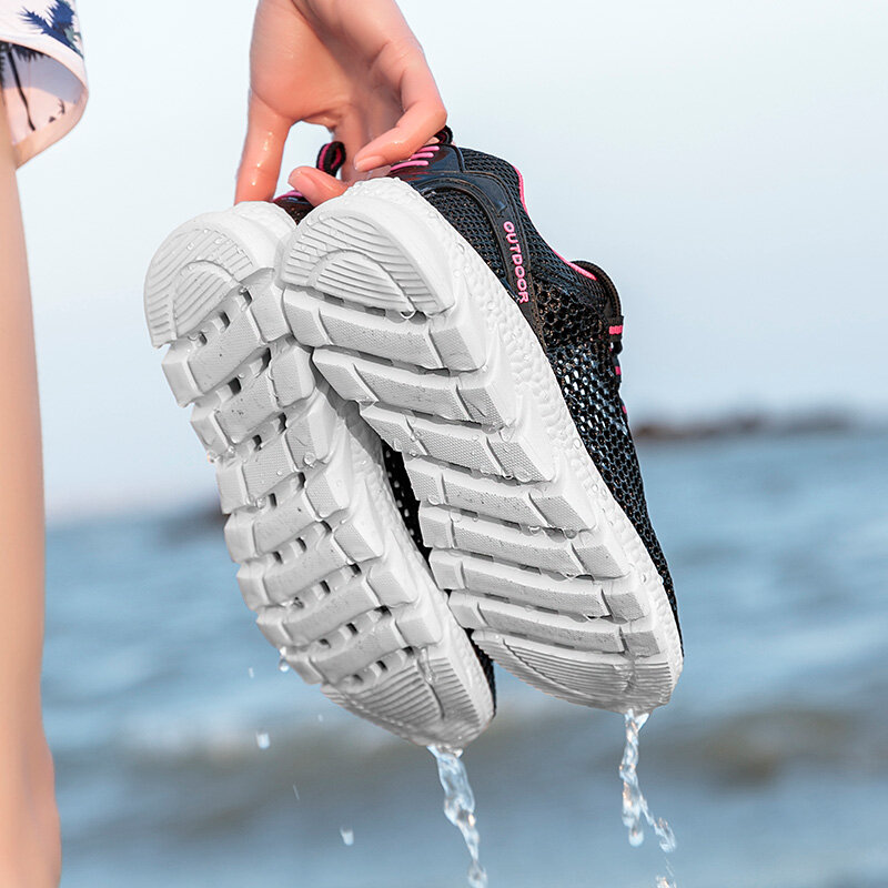 2021New Unisex lekkie buty do wody kobieta Mesh Outdoor oddychające buty plażowe człowiek szybkoschnący brodząc buty sportowe Sneaker wody