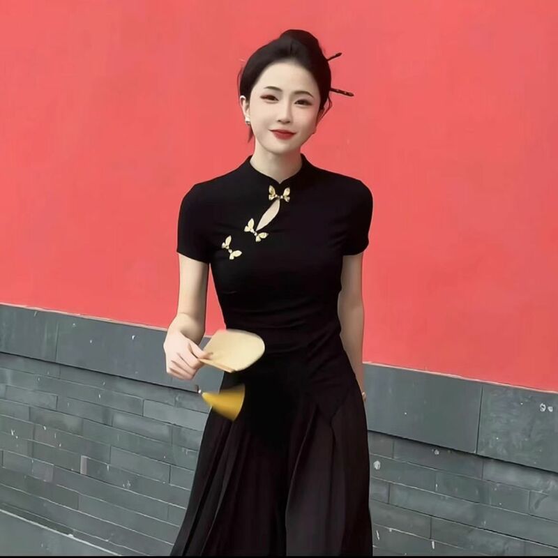 เสื้อยืดแขนสั้นสำหรับผู้หญิงกระดุมคอเสื้อตั้งพื้นสไตล์จีนใหม่เข้ารูป2024