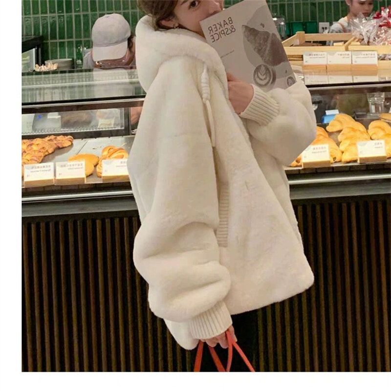 Женское плюшевое пальто средней длины, Свободное пальто из искусственного меха кролика рекс с капюшоном, Осень-зима 2023