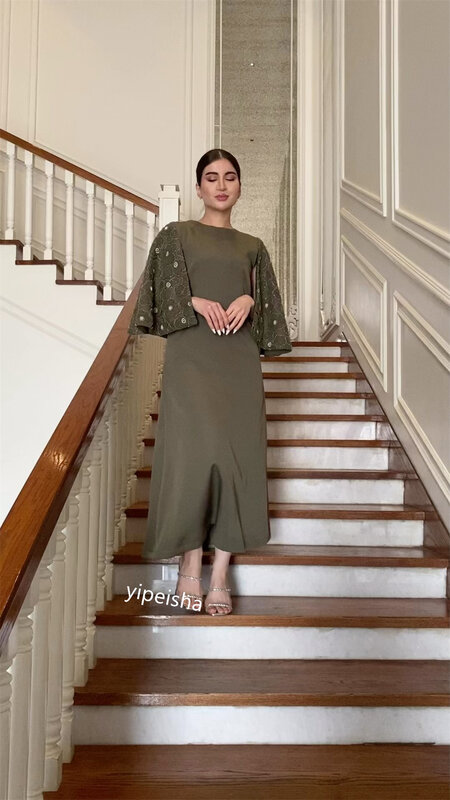 Gaun pesta malam Satin manik-manik Homecoming A-line leher O gaun acara Bespoke gaun Midi Gaun Arab Saudi
