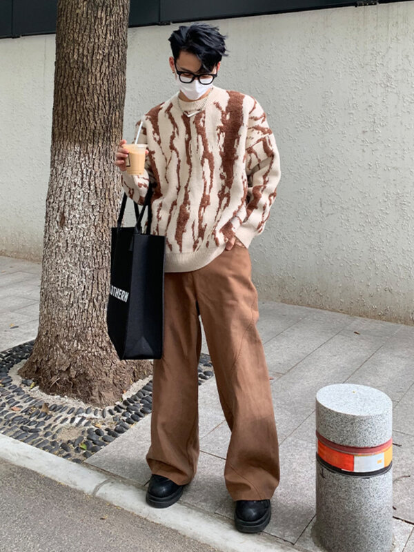 Jesienne swetry męskie w paski Retro rekreacyjne uniwersalne Streetwear w europejskim stylu przystojny zaawansowany dzianinowe swetry estetyczny