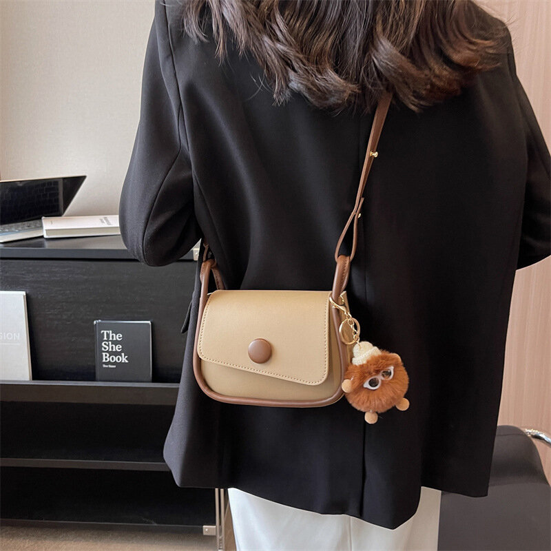 Flip Cover Shoulder Bags Women Women‘s Subaxillary Bag Design Advanced Texture Armpit Handbag Purses Crescent Saddle Bag