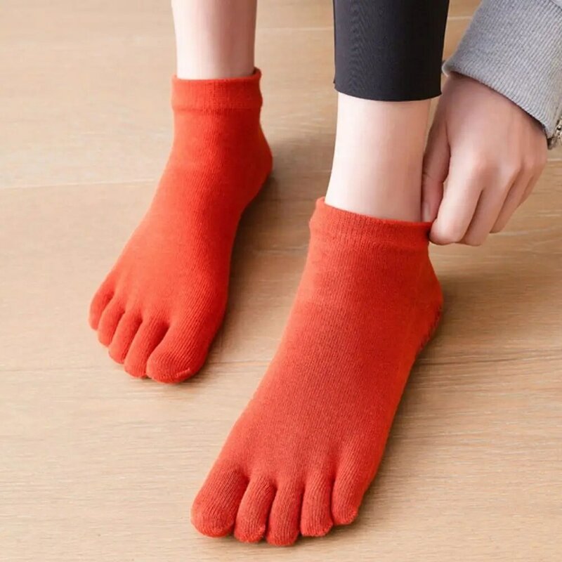 Теплые однотонные хлопковые утепленные носки с пятью пальцами в стиле Харадзюку, женские Чулочные изделия, нескользящие спортивные носки для фитнеса