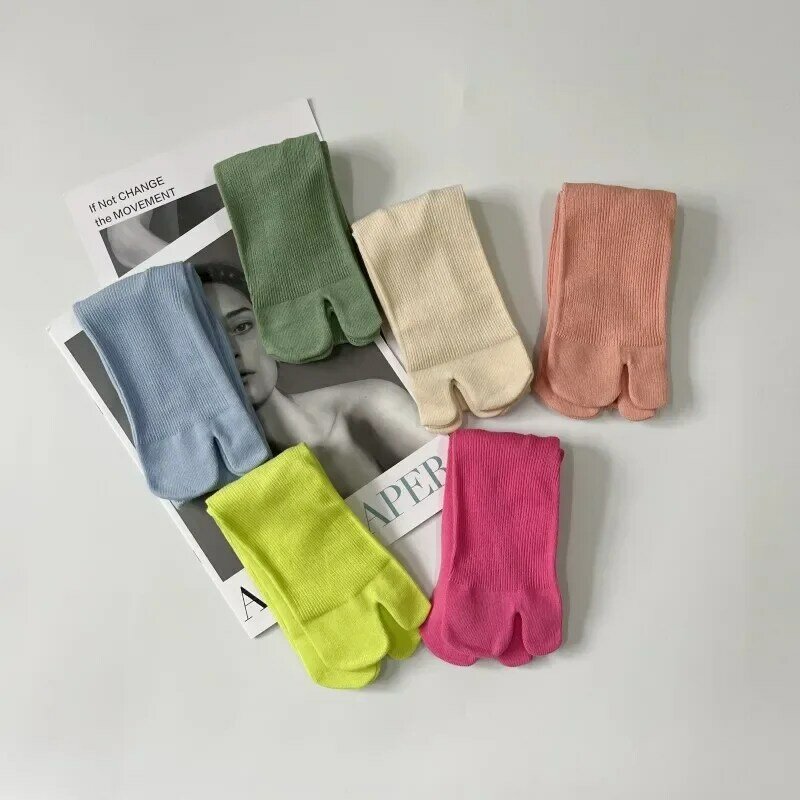 Chaussettes fendues en coton peigné japonais Harajuku pour femmes, chaussettes Tabi, chaussettes confortables à deux doigts, haute qualité, document bonbon