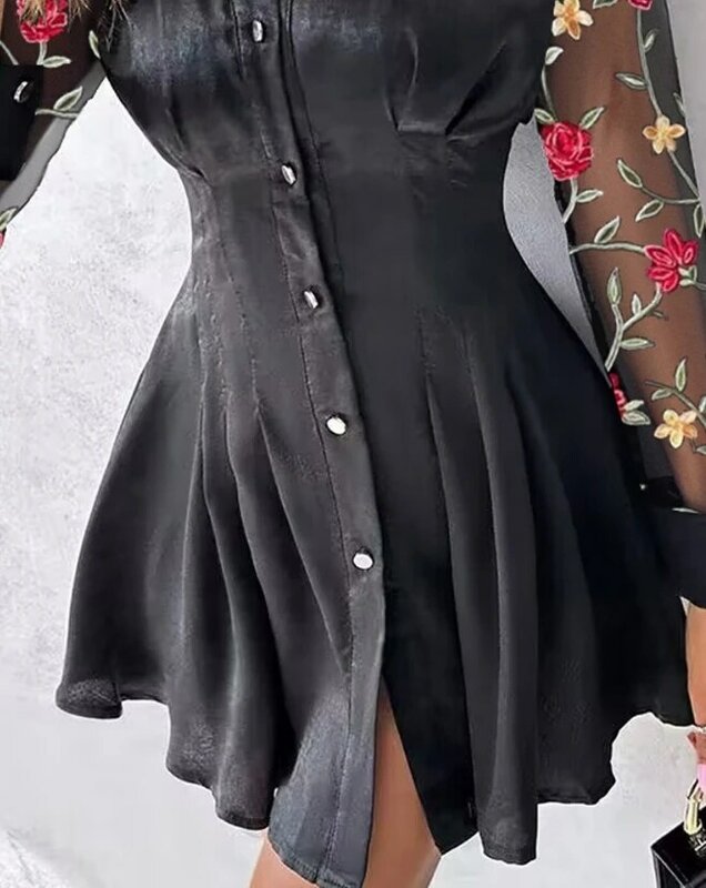 Mini vestido Bodycon de manga comprida feminino, gola virada para baixo, botão de renda, bordado floral, camisa de malha, vestidos de primavera, Y2K, 2024