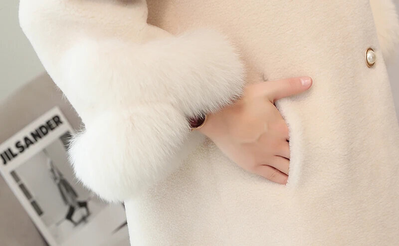 Mantel bulu domba bertudung untuk wanita, pakaian luar jaket komposit kerah rubah wanita bulu wol ramping baru musim dingin 2024