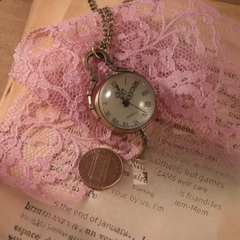 Jam tangan saku transparan bola kristal, Digital Romawi, patung berongga, kalung kreatif, dewi dengan Aksesori