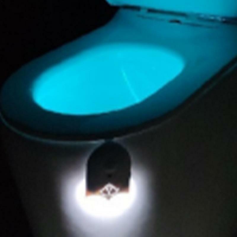 แสงไฟสีกลางคืนสำหรับห้องน้ำไฟ LED โถชักโครกไฟกลางคืนพร้อมเซ็นเซอร์ตรวจจับการเคลื่อนไหวใช้เพื่อความสนุกสนานในห้องน้ำ