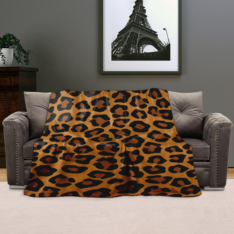 Customized leopard print flannel blanket, lightweight blanket