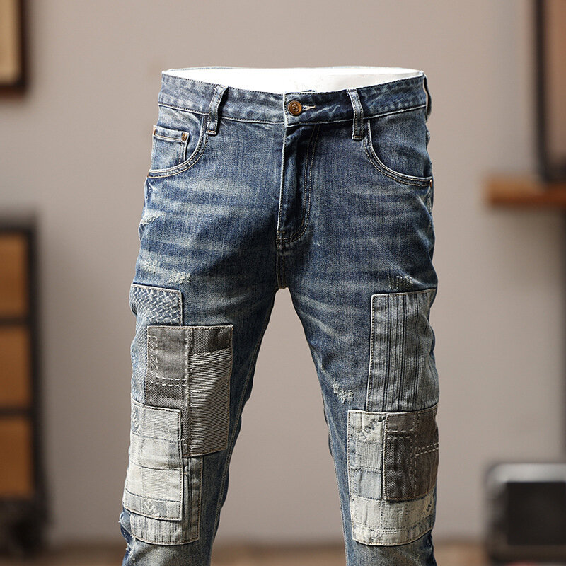 2024 nowe dżinsy męskie ze szwami Patchwork Slim Fit małe spodnie z prostymi nogawkami haft maszynowy Pu Shuai spodnie podkreślające osobowość