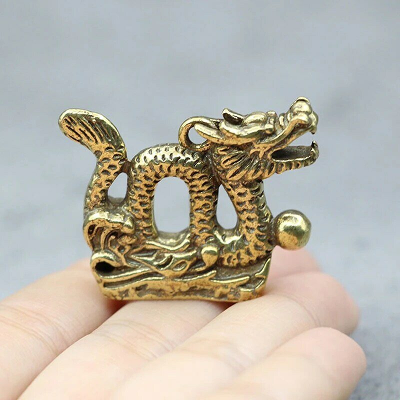 Posąg smoka bogactwo mosiężny wystrój dobrobyt chiński styl Ornament smok szczęście zwierzę Fengshui z kluczem w stylu Vintage łańcuszek wisiorek