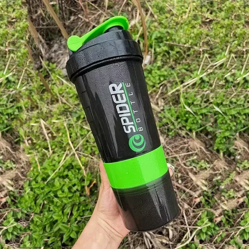Bottiglia Shaker a 3 strati miscelazione proteica Shake Cup sport Fitness Water Cup bottiglie d'acqua in plastica in scala da 550ml con scatola per medicinali