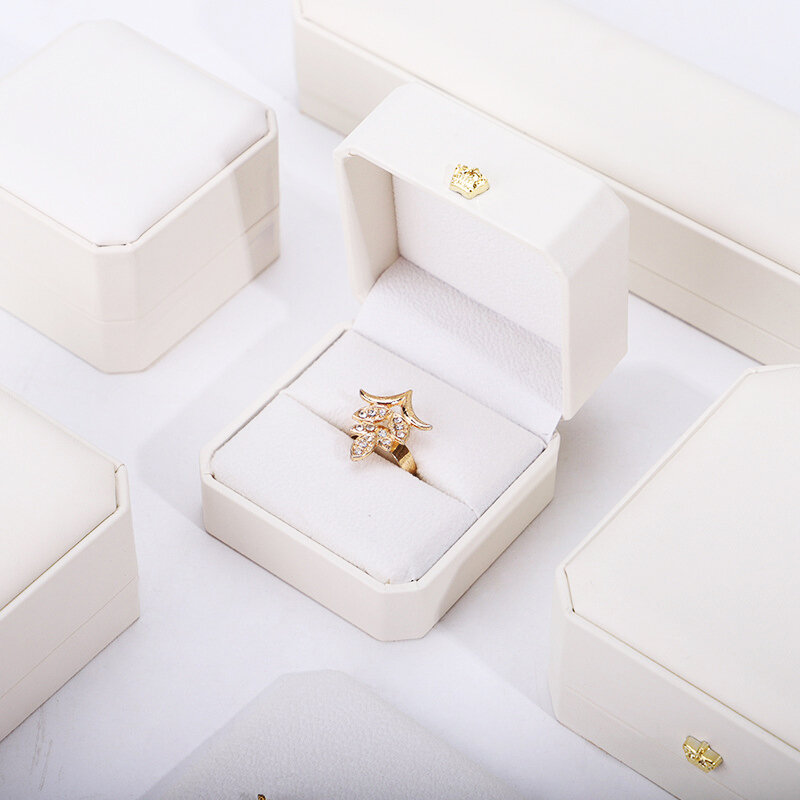 Kotak Organizer Perhiasan Kulit PU Bentuk Segi Delapan Mahkota Kotak Cincin Liontin Kalung Gelang Gelang Kotak Hadiah untuk Kemasan Perhiasan Wanita