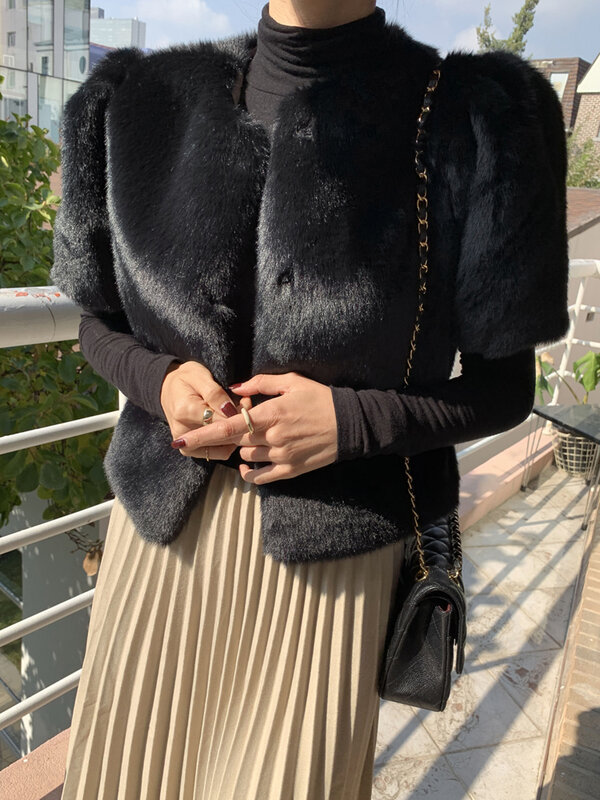 女性のフェイクファーコート,半袖,ショート,ハイウエスト,韓国のファッション,冬と秋のデザイン