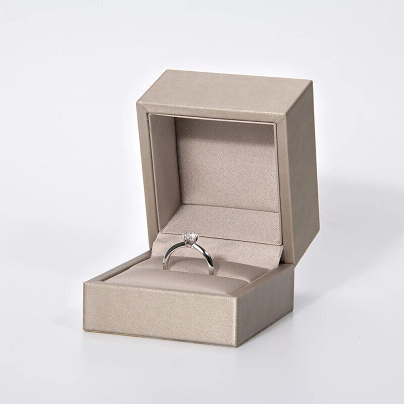 Caja de joyería dorada de cuero PU Premium, soporte para anillos dobles, collar, pulsera, cadena, pendientes, caja para embalaje de regalo de compromiso de boda