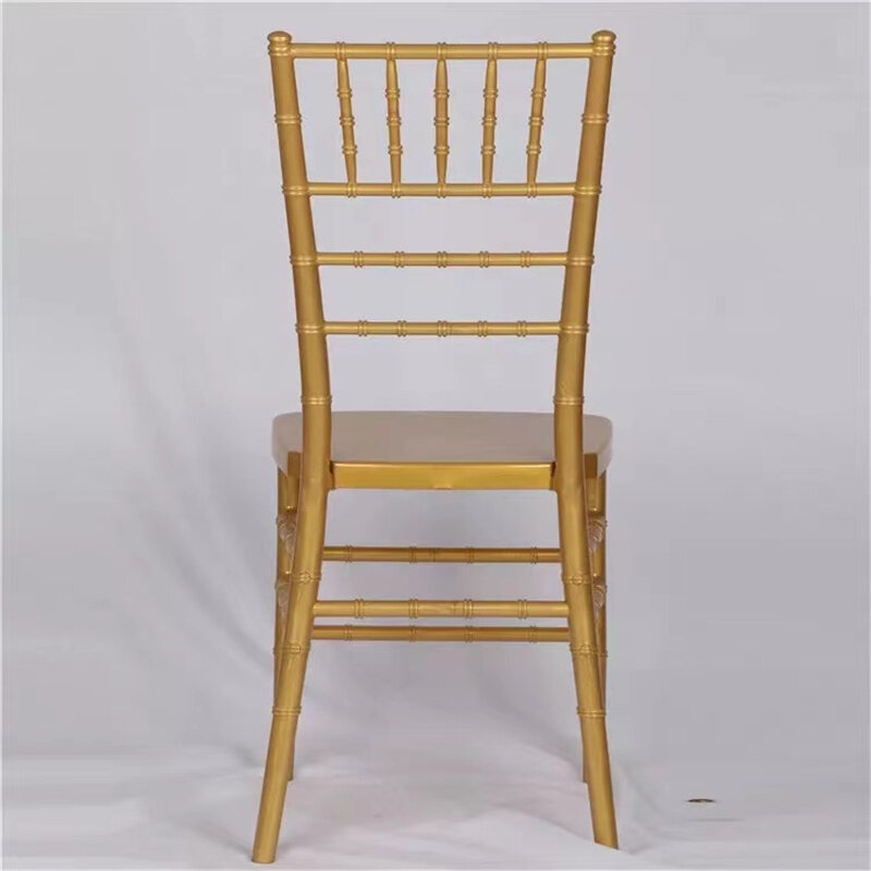 เก้าอี้ chiavari โลหะเรซินสีทองสำหรับสวนกลางแจ้งหรูหราสำหรับร้านเสริมสวยอาหารค่ำ perabot rumah โรงแรมแบบนอร์ดิกที่ทันสมัย