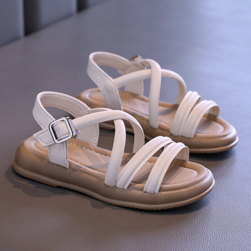 Letnie klapki dla dzieci 2024 nowe dziewczęce sandały plażowe z odkrytymi palcami modne casual Kids grube wycięcia w szkole dolnej rzymskie sandały