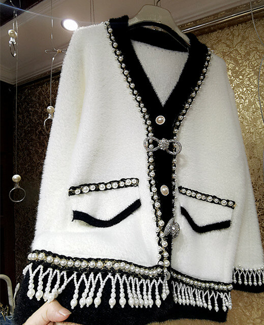 女性のための真珠の刺繍が施された厚いコート,ウールの長袖,Vネック,冬の服,エレガントな白いジャケット