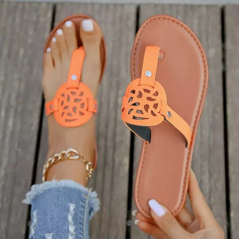 Sandal musim panas wanita sandal jepit pantai luar ruangan mewah datar sandal wanita tren desain sepatu meluncur wanita ukuran besar 43