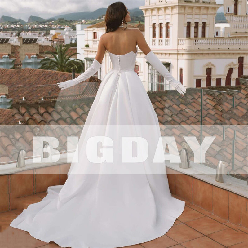 Elegant A-Line Wedding Dresses Women Strapless Pleat Off The Shoulder Open Back Button Bridal Gown Sweep Train Vestidos De Noiva
