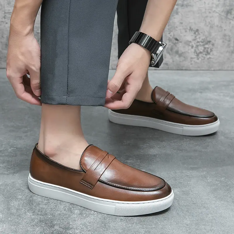 Wiosenne luksusowe markowe męskie skórzane buty płaskie mokasyny na co dzień młodzieżowe dopasowane leniwe buty najlepsze wsuwane męskie buty Zapatos