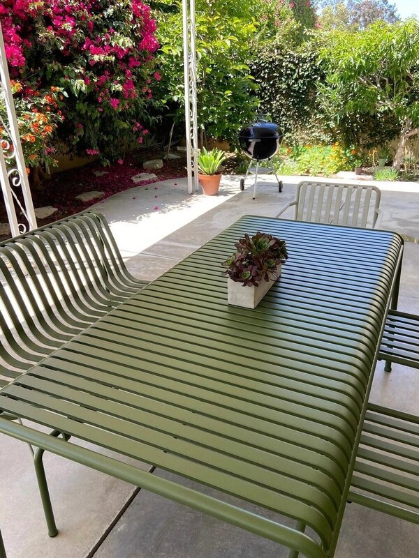 Sederhana modern halaman taman meja besi balkon luar ruangan tiga buah set kedai kopi meja udara terbuka dan kursi set