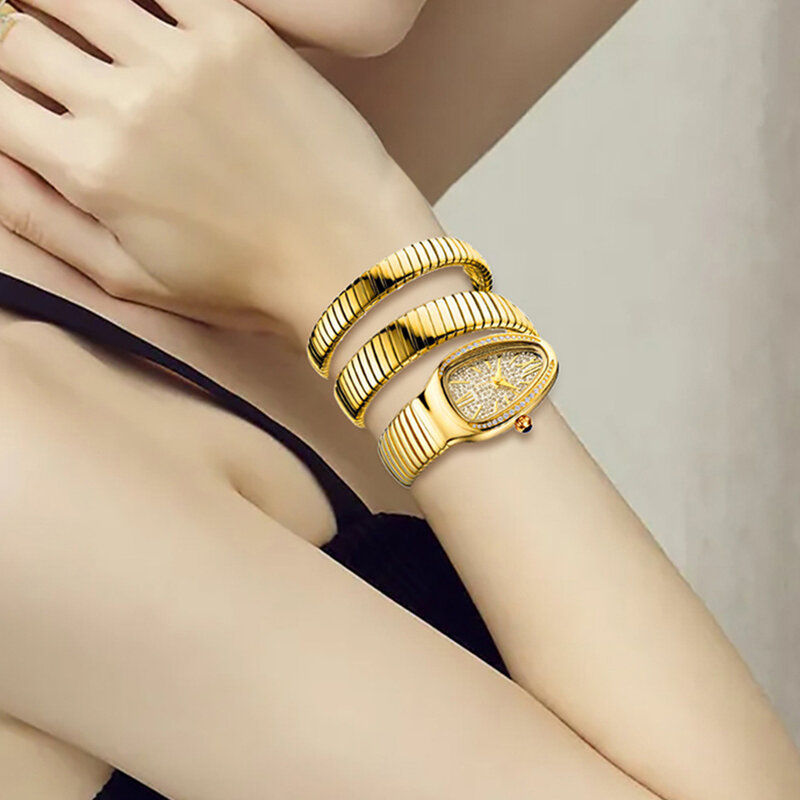 Leichte Luxusmarken uhr für Damen, kleiner und eleganter Schlangen stil, modische und wasserdichte Armbanduhr w95