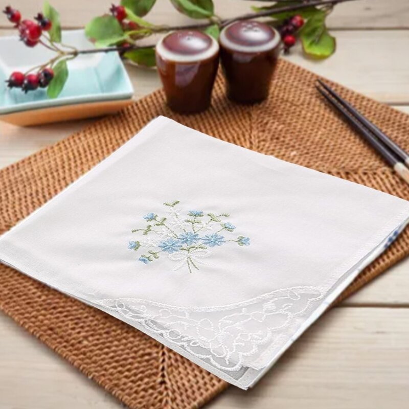 28 cm weiches besticktes quadratisches Handtuch aus Baumwolle im Vintage-Blumenstil mit Spitzenkante, Taschentuch, für Frauen