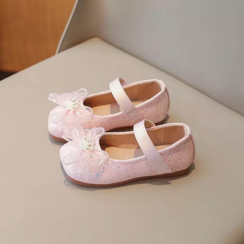 Zapatos de cuero para niña, calzado de princesa con lentejuelas, Corona y pajarita, zapatos planos de Ballet, dulce y versátil, primavera y otoño