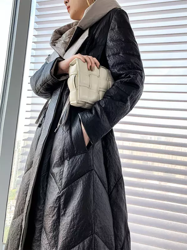 Chaqueta larga de piel de oveja auténtica para mujer, abrigo ajustado de plumón, chaqueta elegante de moda, invierno, 2024