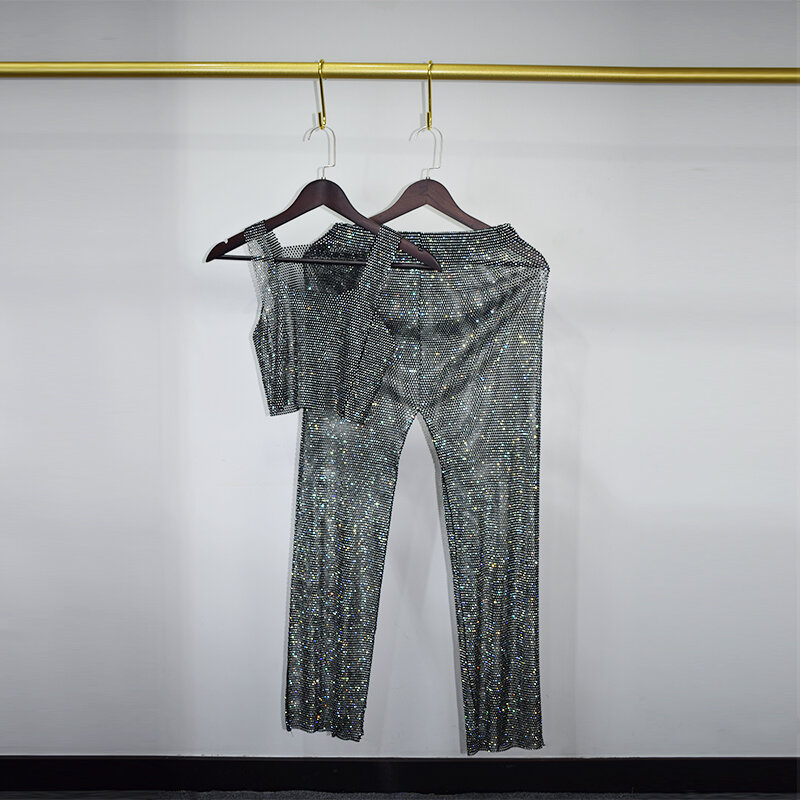 Leqoel-Pantalones ahuecados con diamantes de imitación para mujer, conjunto de malla brillante con Top, chaleco pequeño, Sexy, Verano