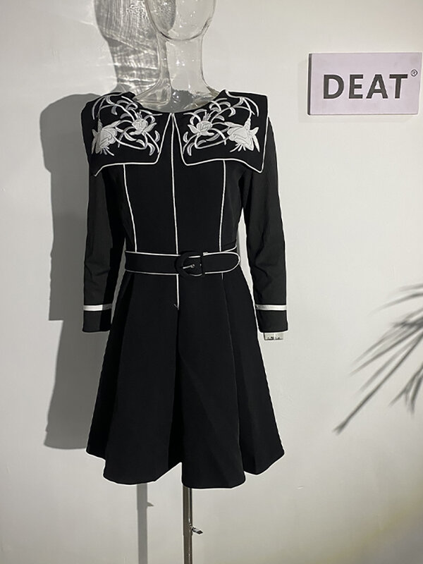 DEAT Elegant Dress Sailor Collar Embroidery Knitting Sleeve Waist Black Pleated Women's Dresses 2024 Spring New Tide 13DB1112
