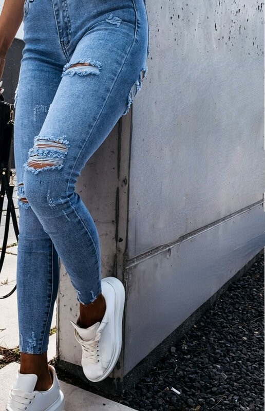 Autumn and Winter New Style Ripped Slim Fashion Commuter Denim Trousers Ladies Jeans