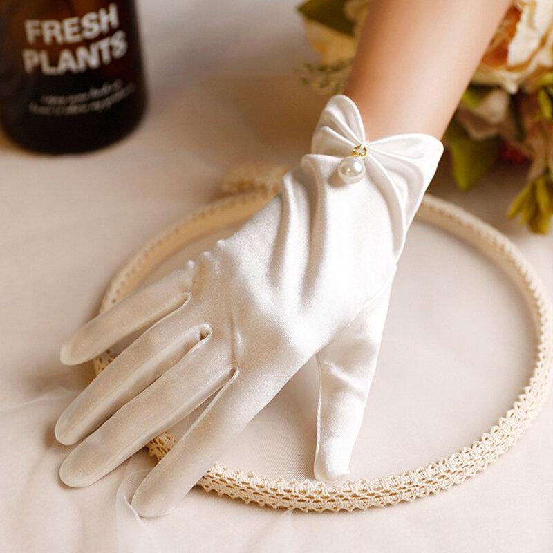 ถุงมือสีขาวติดมุกสำหรับผู้หญิงอุปกรณ์จัดเลี้ยงงานแต่งงานเจ้าสาวเสื้อ sarung Tangan gaun ผ้าซาตินแบบสั้นยืดหยุ่นสำหรับผู้หญิง