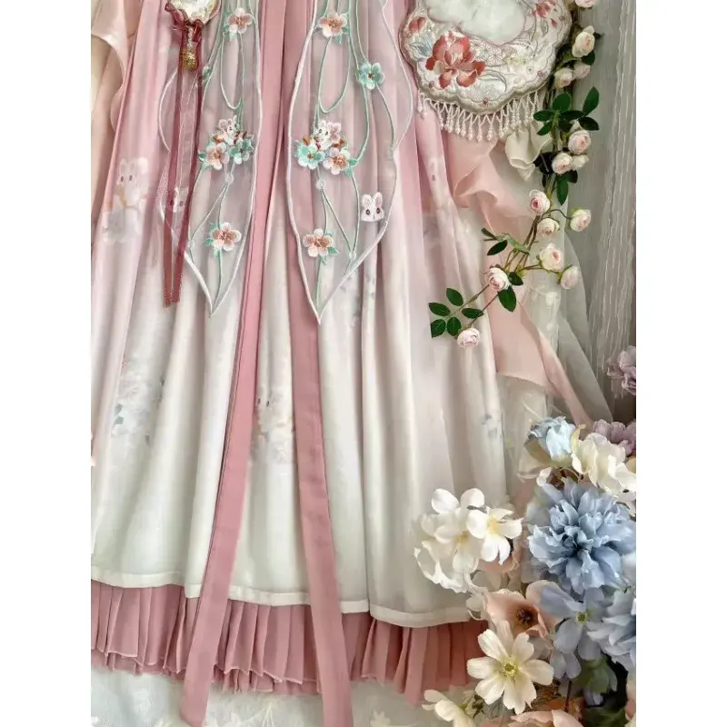 女性のためのエレガントなダンスドレス,伝統的な衣装,カーニバルの妖精のコスプレ,刺繍された古代の衣装,ピンク色,十分な袖