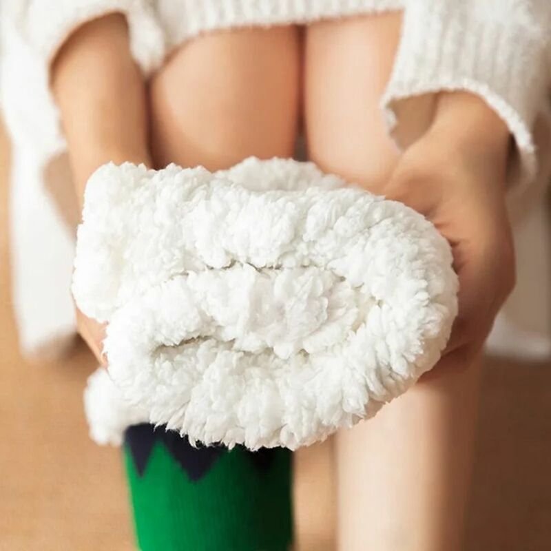 Рождественские женские пушистые носки, мягкие вязаные зимние теплые нескользящие носки с ковровым покрытием, утепленные носки для сна с оленем, домашние теплые носки для дома