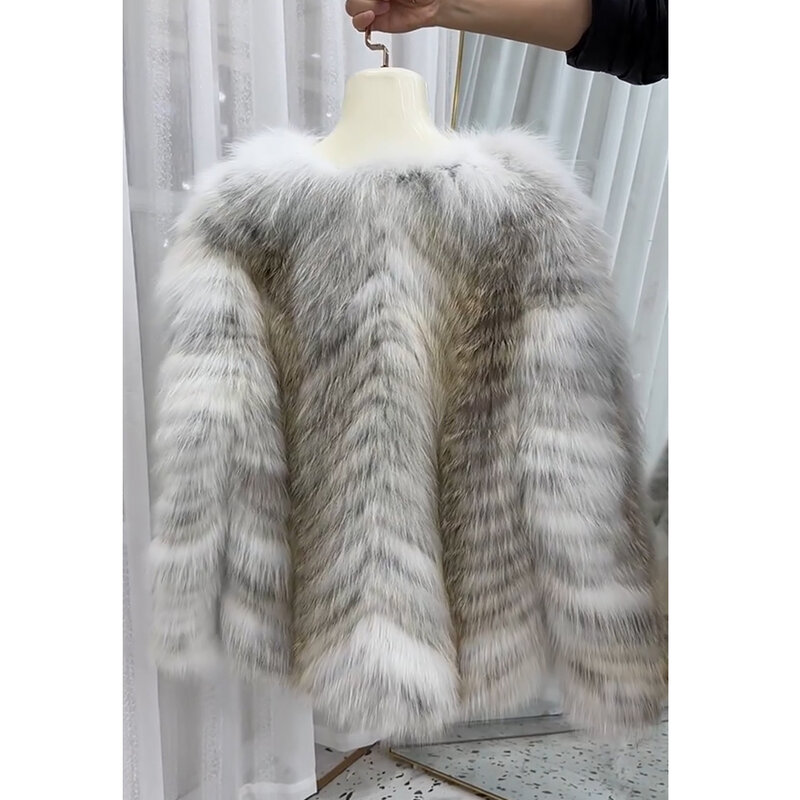 女性のための本物のキツネの毛皮のコート,短い自然な毛皮のコート,女性のための豪華なブランドの新しいスタイルの冬のジャケット