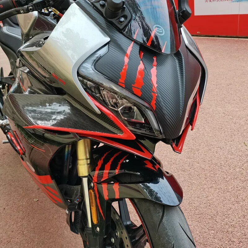 2 pezzi adesivi moto Monster Claw Scratch Racing Head decalcomanie casco fai da te per YAMAHA Xmax Suzuki Kawasaki Z900 ricambi