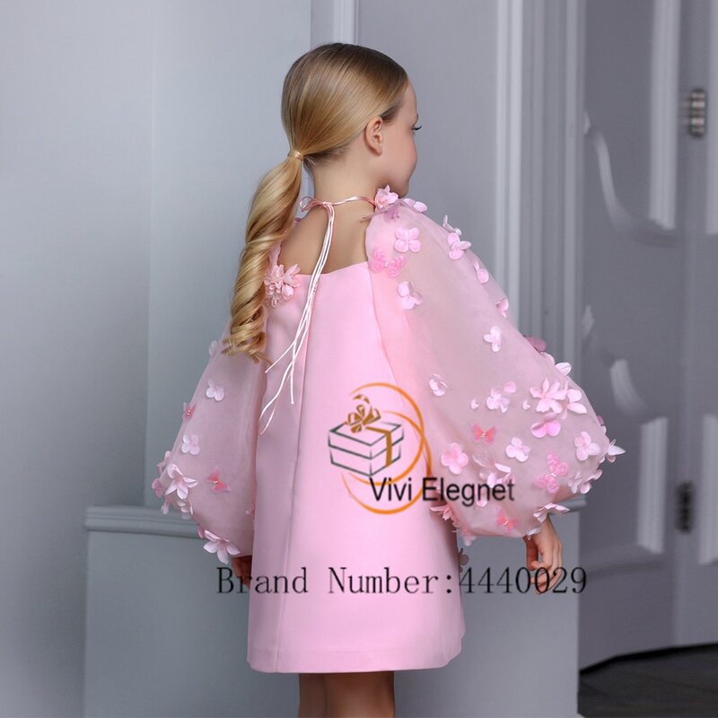 Pink Puffy manga flor vestidos com aplique borboleta, vestidos de festa de casamento, comprimento do joelho, rosa encantador