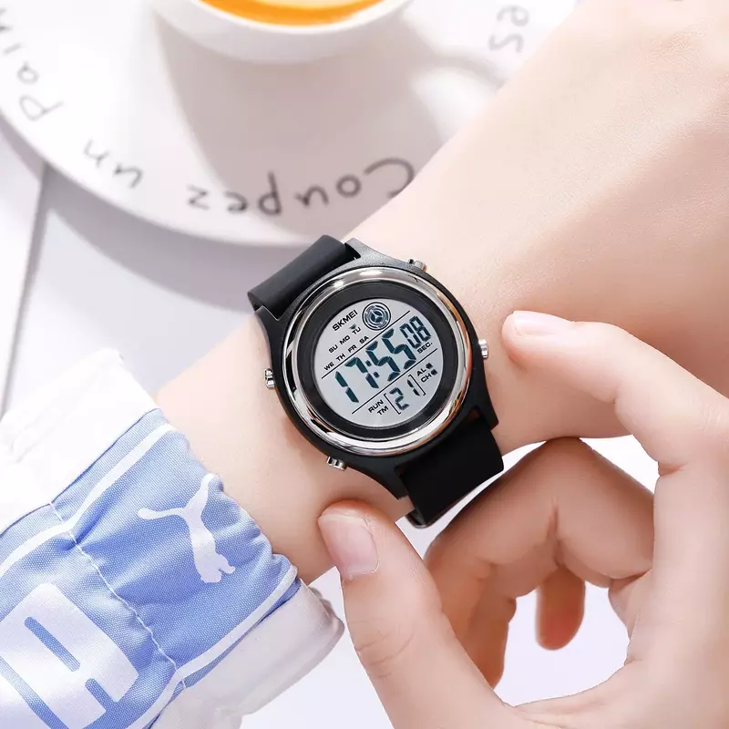 Damski stoper SKMEI damski zegarek na rękę 50M wodoodporny odporny na wstrząsy reloj mujer moda tylne światło wyświetlacz odliczanie cyfrowe zegarki