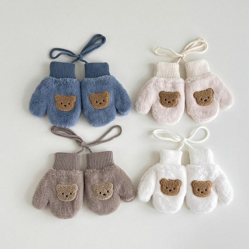 Urso bonito luvas de pelúcia para crianças, bebê inverno luvas quentes, prevenção de frio espessamento luvas penduradas no pescoço luvas macias 1-4Y