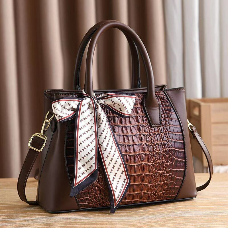Women's 2024 New Crocodile Pattern Handbag Fashion Trend Large Capacity Shoulder Messenger Bag