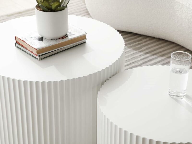 Zestaw 2- okrągłych drewnianych stolików kawowych z bębnem koktajlowym do salonu w kolorze matowej bieli