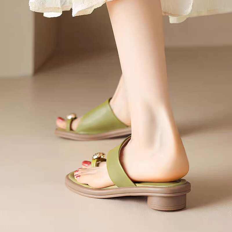 2024 Women's Modern Slippers Fashion Square Toe Round Heel Slides Shoes Women Luxury Leather Sandals Design Clip-toe Flip-flops