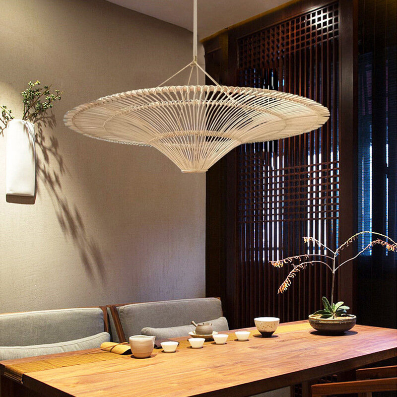 手作りの日本の籐製ペンダントライト,籐のつばの形,リビングルームとレストランのための麦わら帽子,装飾品店
