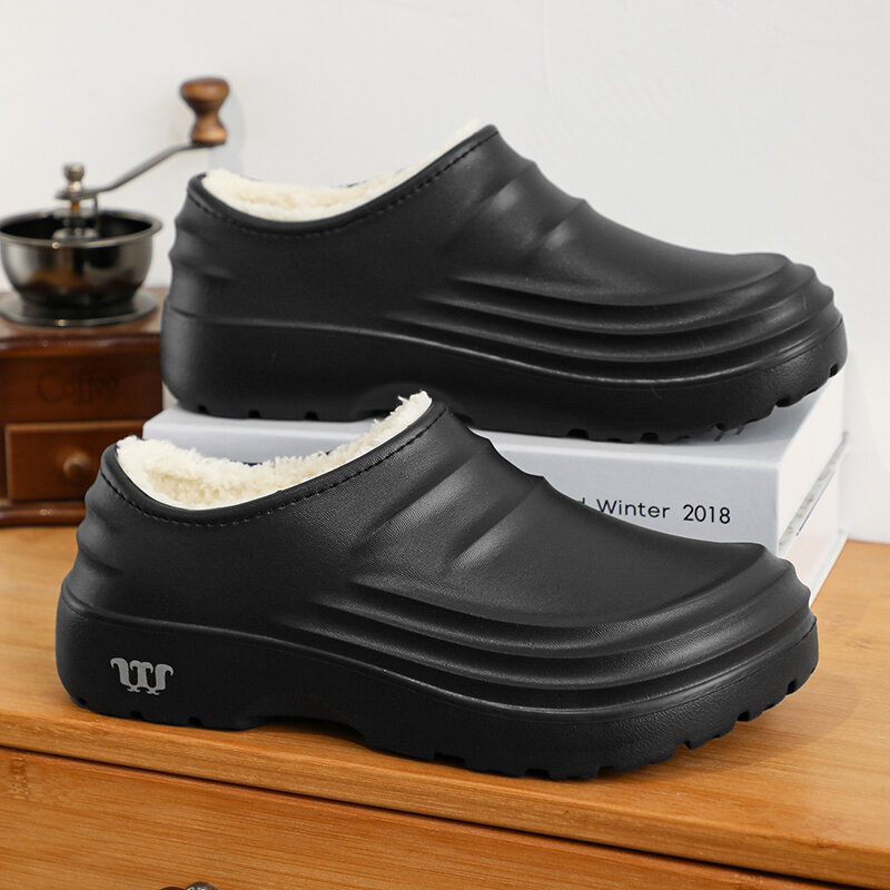 Zapatillas de casa de terciopelo para hombre, zapatos de cocina ligeros a prueba de agua, resistentes al desgaste, suela suave, Otoño e Invierno