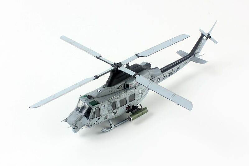 حلم نموذج DM720018 1/72 UH-1Y 'Venom' USMC هليكوبتر (نموذج من البلاستيك)